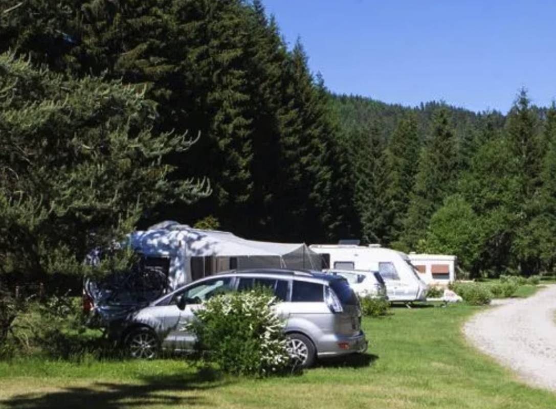 Camping de Vaubarlet **** — 露营地 in Sainte-Sigolène