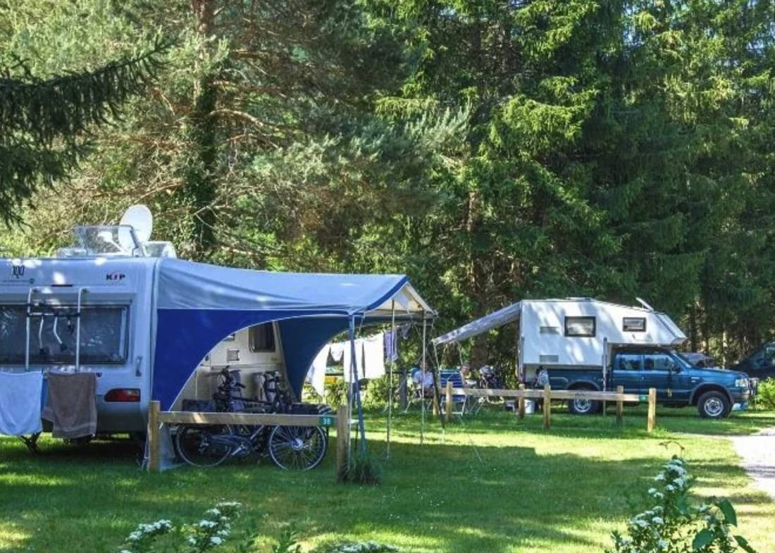 Camping de Vaubarlet **** — Kemp in Sainte-Sigolène