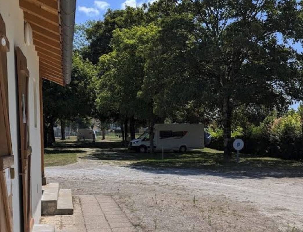 Camping Municipal de Mareuil — Sítio de acampamento in Mareuil en Périgord