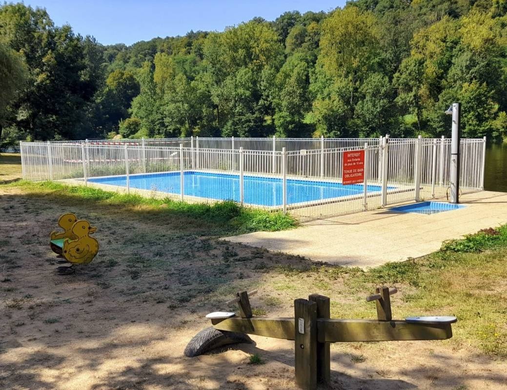 Camping du Moulin Chauvet ** — Area da campeggio in Moussac