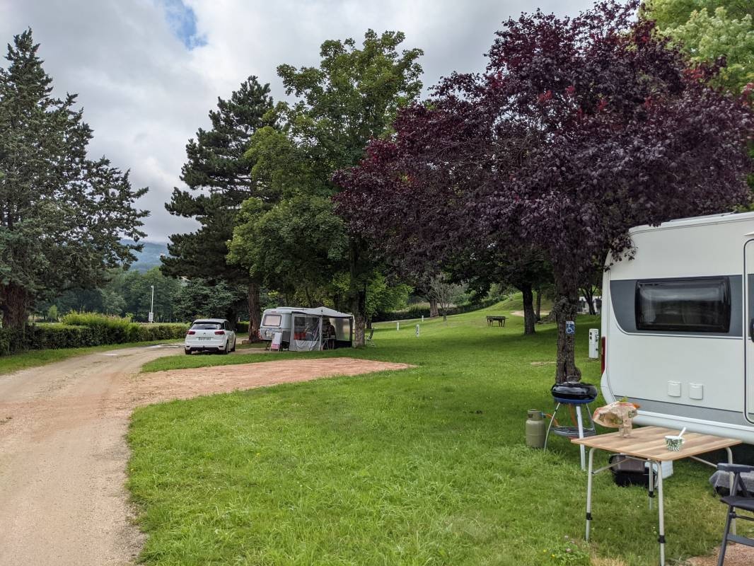 Camping Municipal de Noirétable — Kemping in Noirétable / Auvergne-Rhône-Alpes
