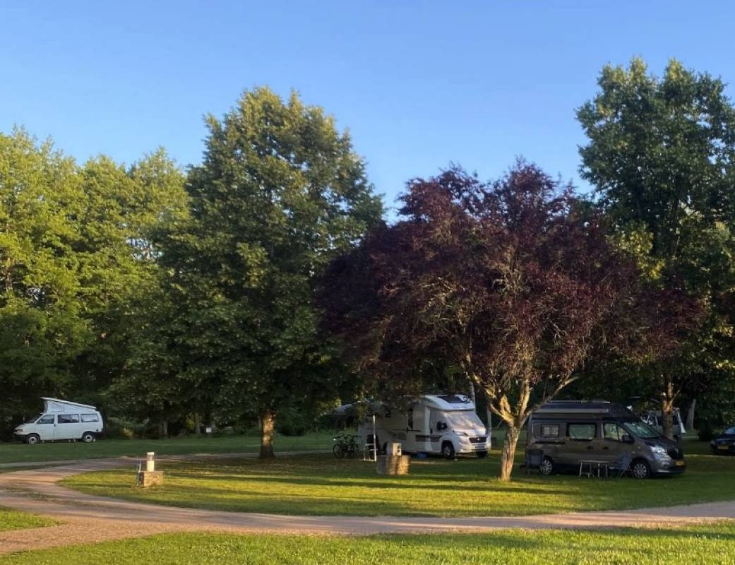 Camping Municipal Saint-Père — Camping in Saint-Père 