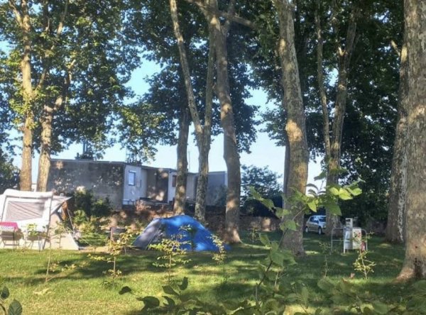 Camping de Mehun-sur-Yèvre — Photo 2