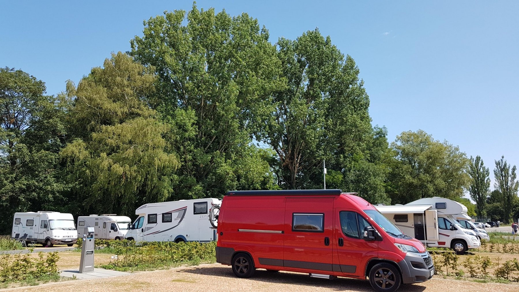 Stellplatz Halbinsel Mettnau — 露营车营地 in Radolfzell am Bodensee-Mettnau