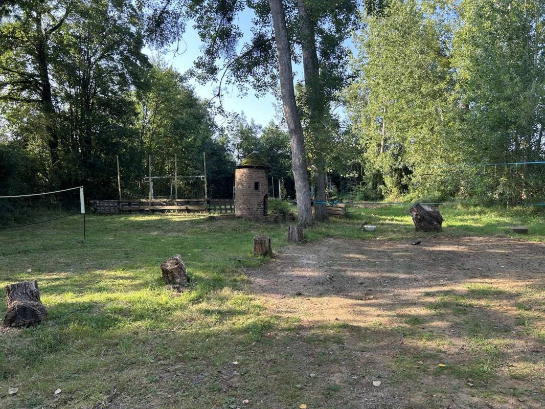 Camping Smile & Braudieres — Kemping in Mézières-sous-Lavardin / Corse
