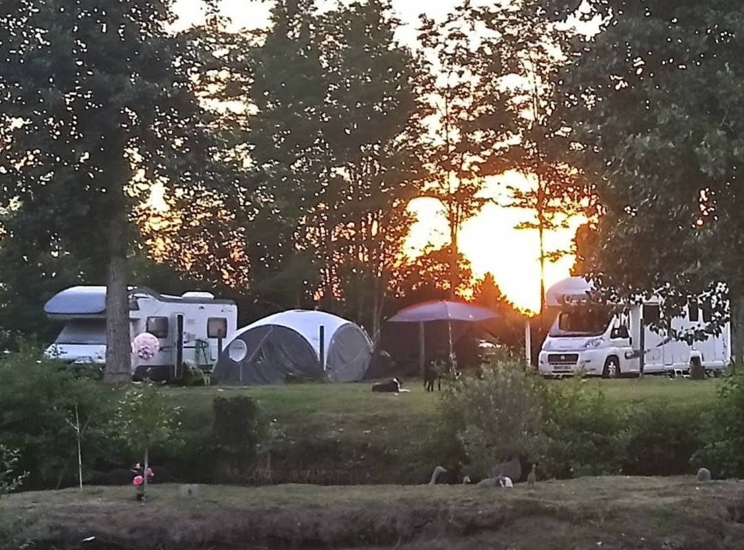 Twin Lakes — Camping Site in Souméras