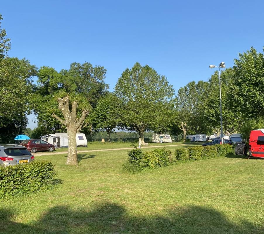 Camping municipal de Thoissey *** — 露营地 in Thoissey / Hauts-de-France