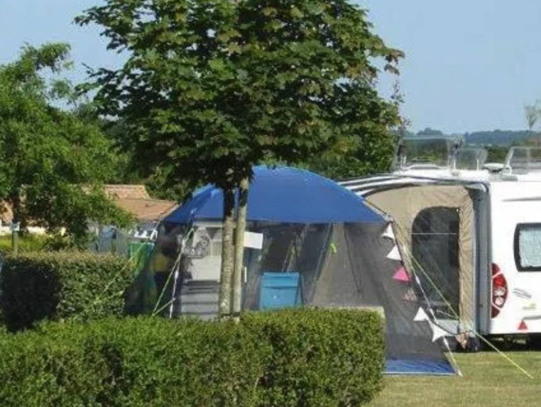 Camping Val de Vie **** — Campingplats in Maché