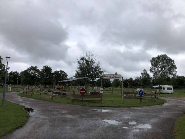 Camping L'île aux 1000 Charmes — Photo 5