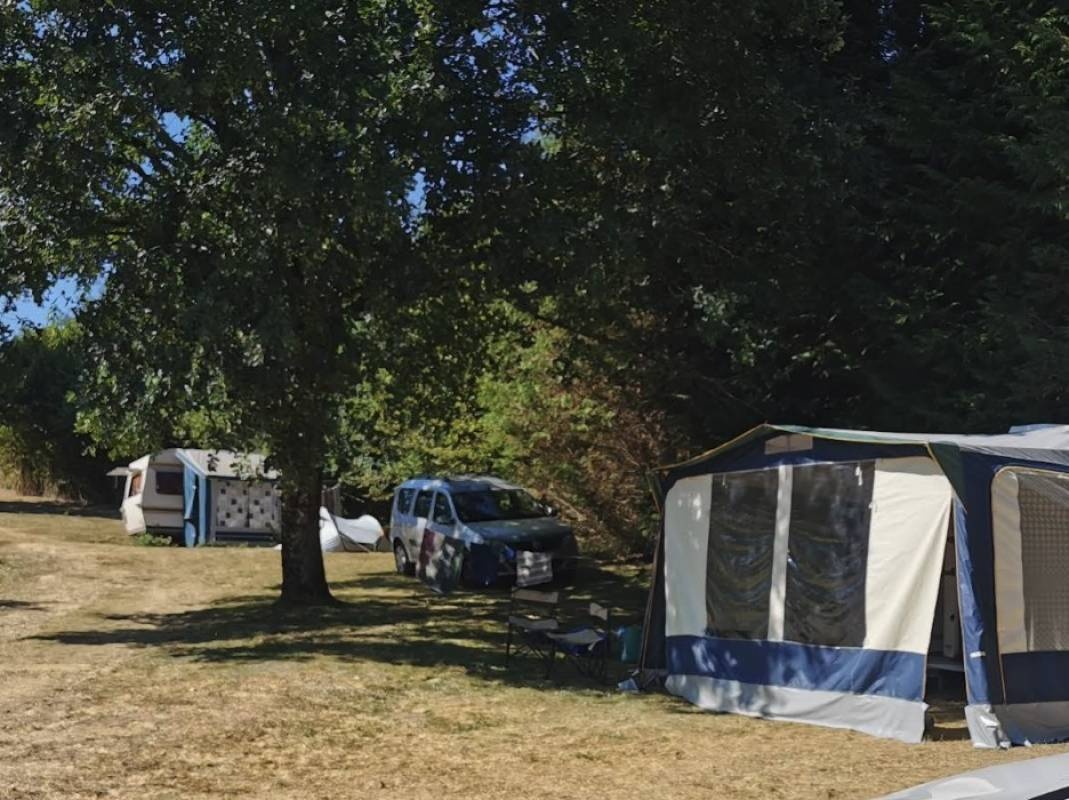 Camping Nature & Vezere *** — Cámping in Peyrissac
