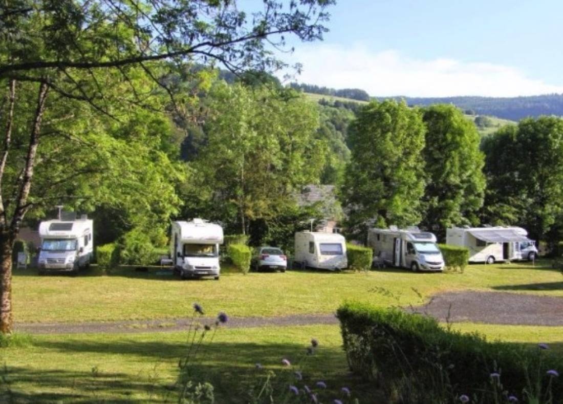Camping Poutie - La Bourboule *** — Campingplats in Murat-le-Quaire