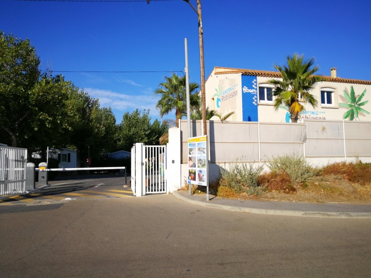 Flower Camping Robinson — Kemping in Marseillan / Occitanie