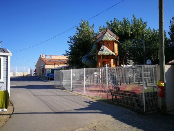 Flower Camping Robinson — Photo 4