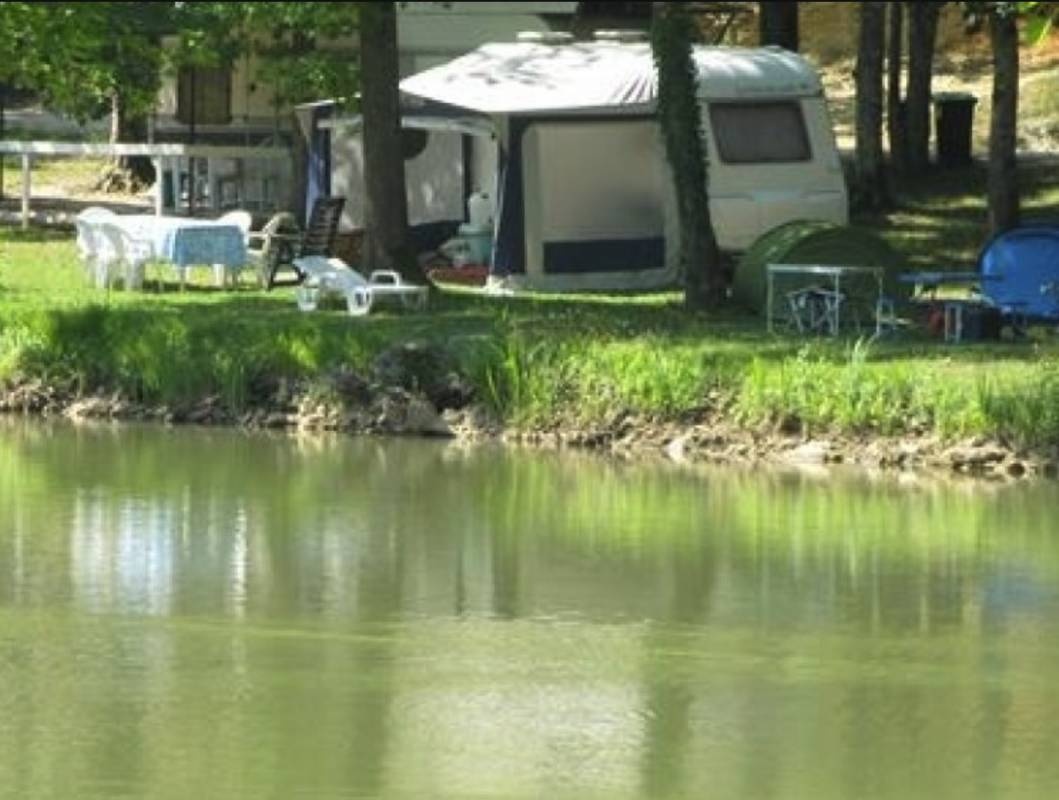 Camping Le Roc de Lavandre *** — Campingplats in Saint Félix de Reilhac