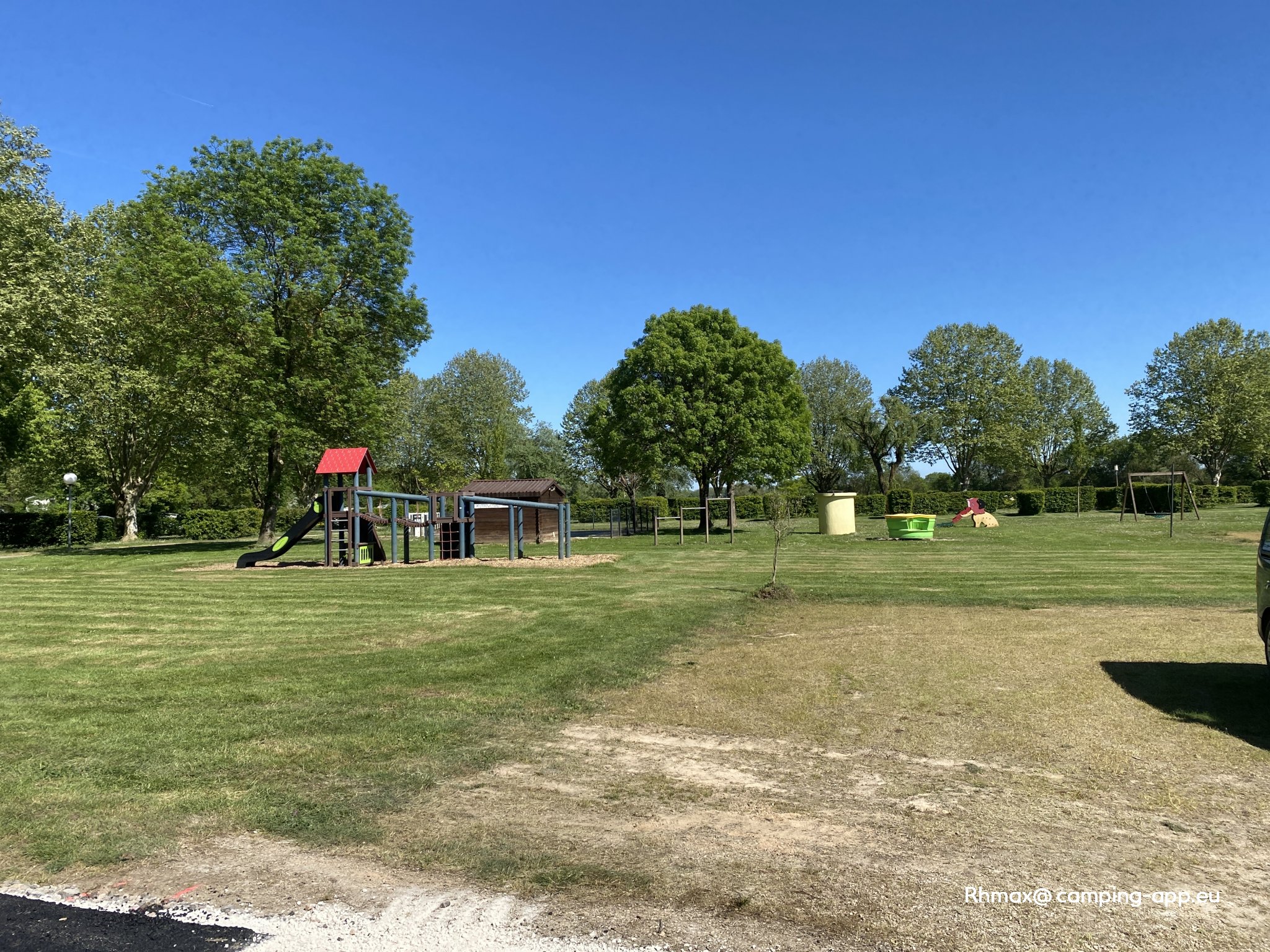 Camping Aux Rives du Soleil *** — Camping in Pont-de-Vaux / Auvergne-Rhône-Alpes