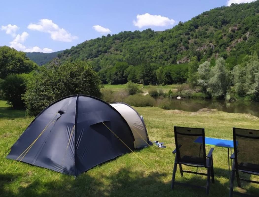 Domaine Le Pra de Mars *** — 露营地 in Vorey 