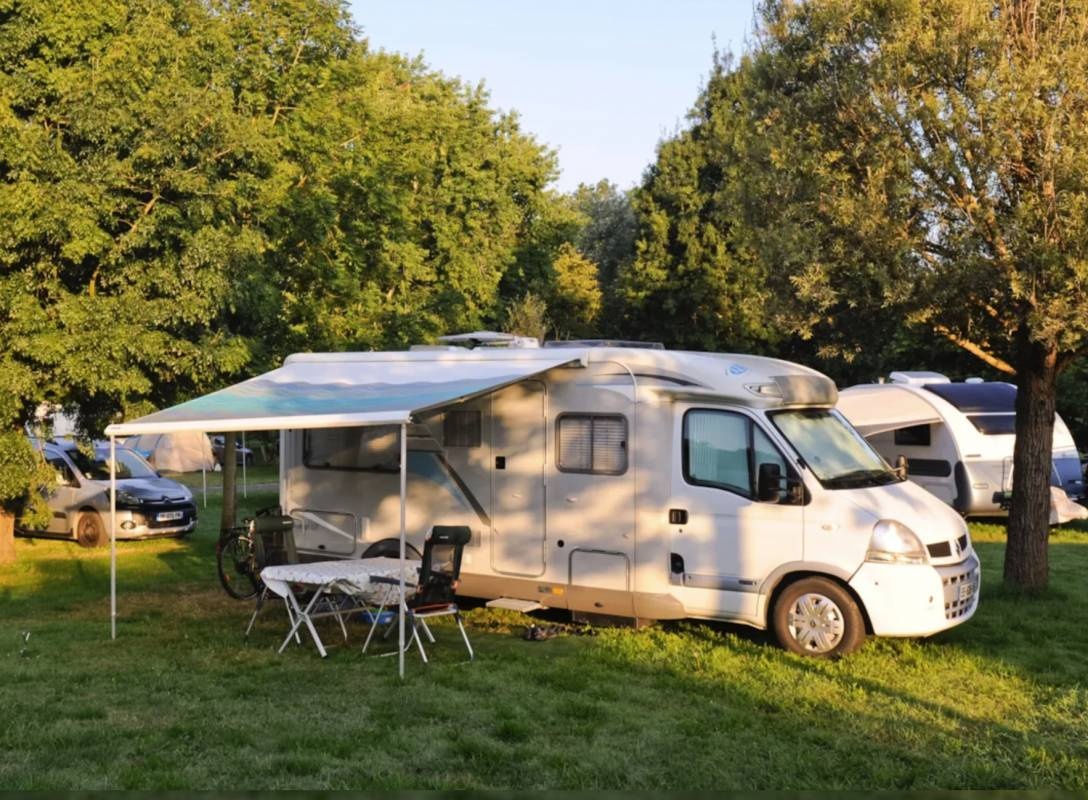 Camping Au Bord de Loire *** — Area da campeggio in Gennes-Val-de-Loire