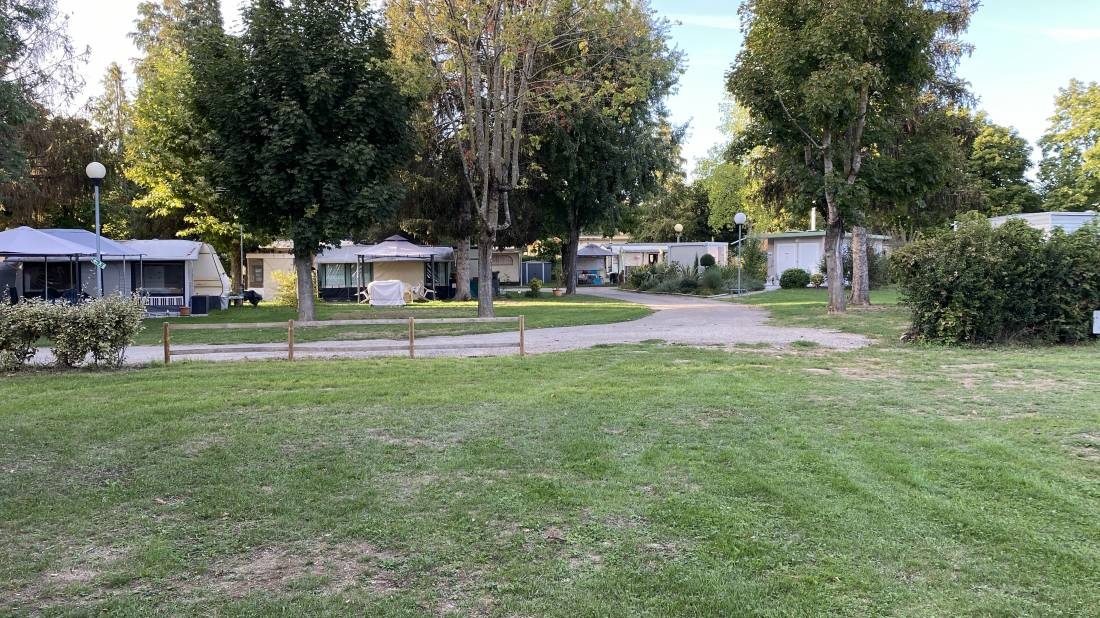 Camping intercommunal — Campingplats in Beaurepaire