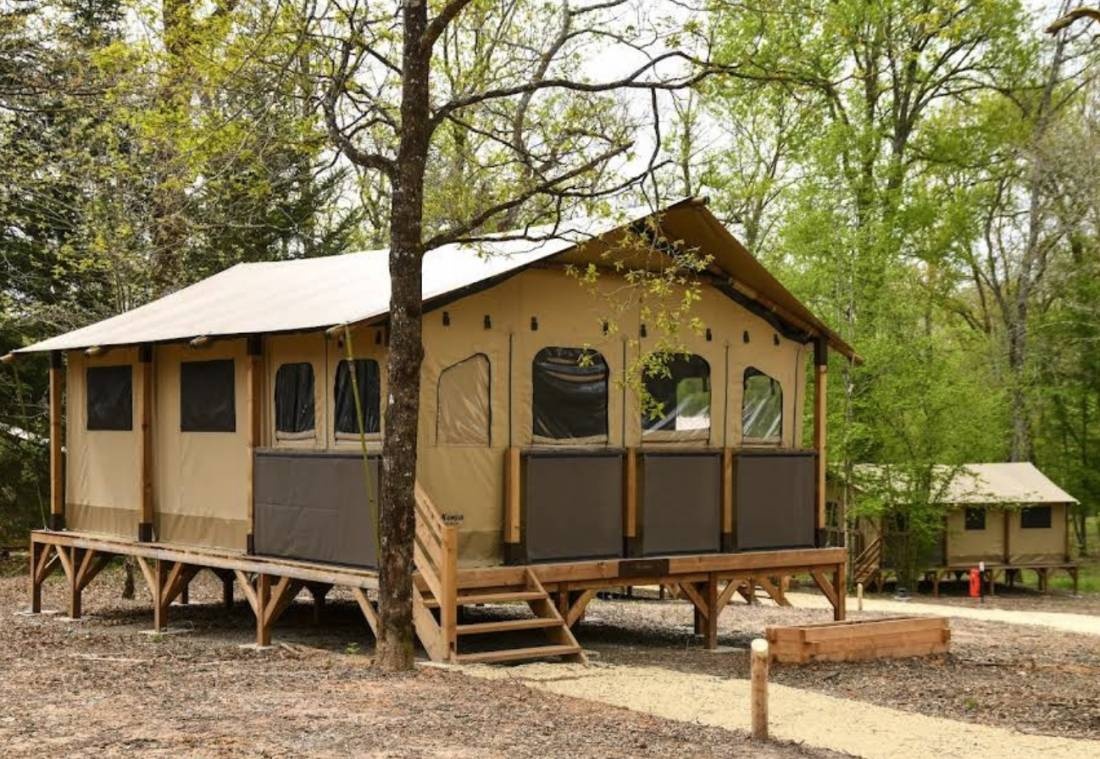 Camping du Lac de Neufont *** — 露营地 in Saint-Amand-de-Vergt