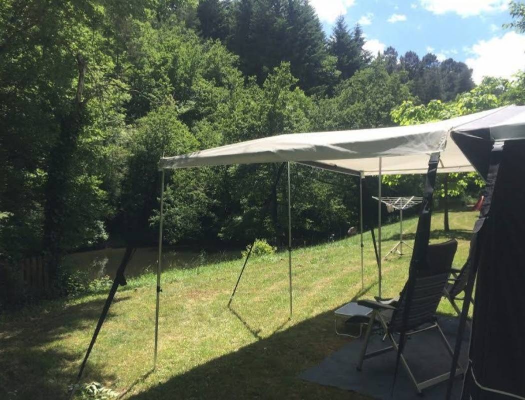 Camping Coeur d'Ardèche — Місце для кемпінгу in Saint-Vincent-de-Durfort 