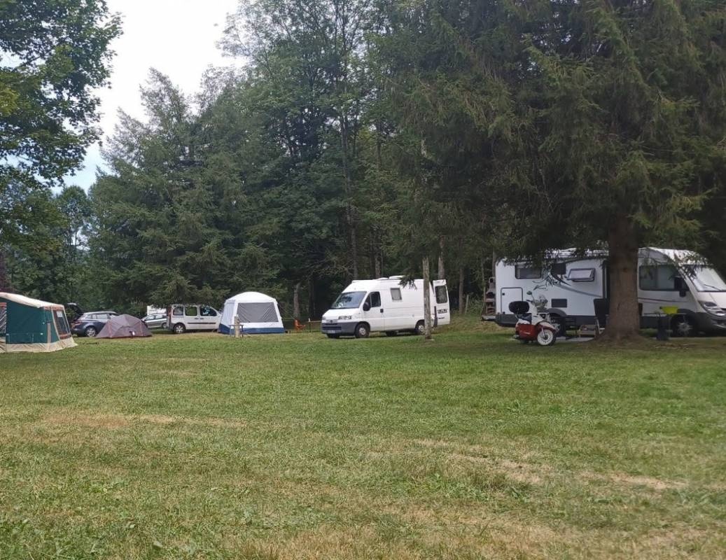 Camping La Grange — Kemping in Sentein