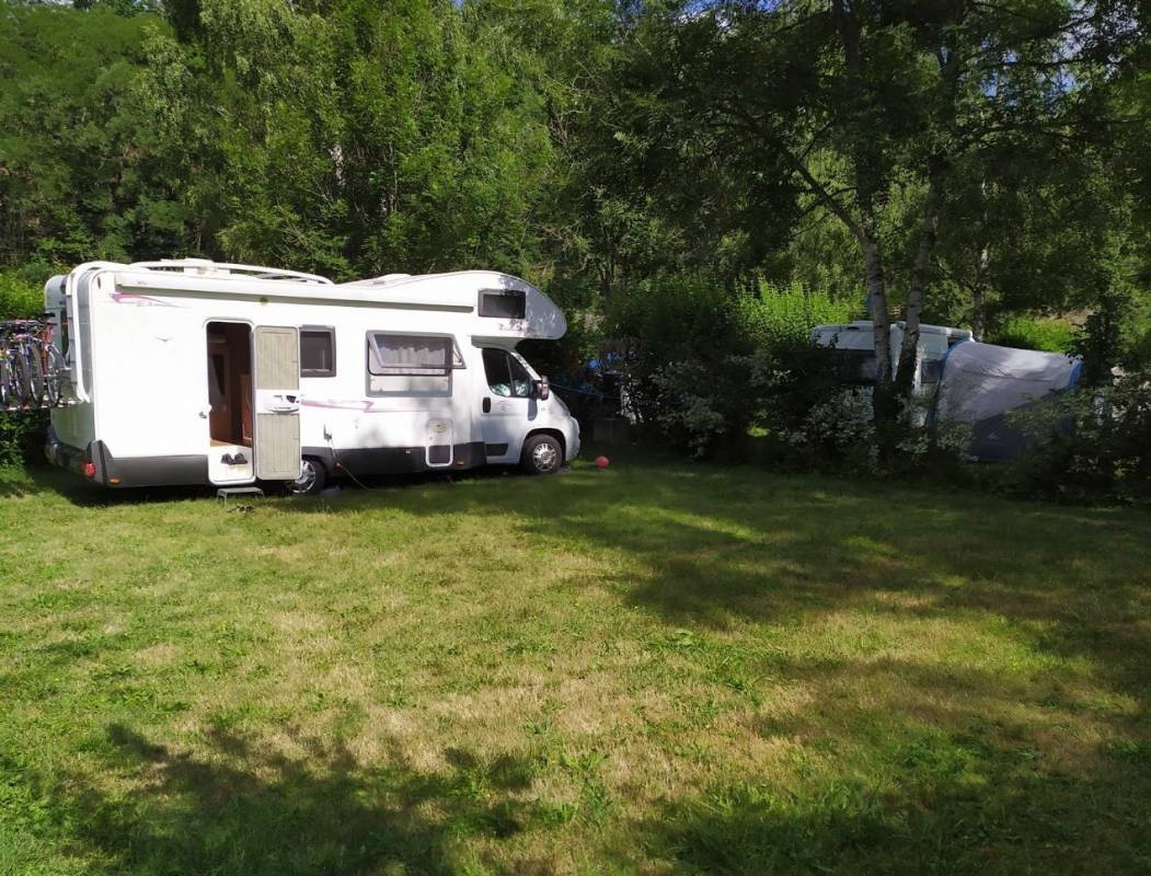 Camping Municipal La Palle — Camping Site in Pontgibaud