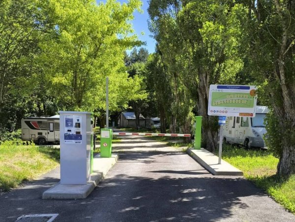 Stellplatz Saint-Beauzély — Photo 3