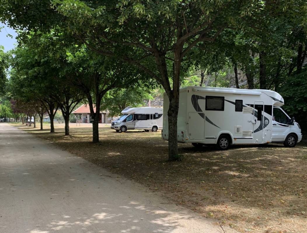 Camping des Pervenches — Kemp in Prévenchères
