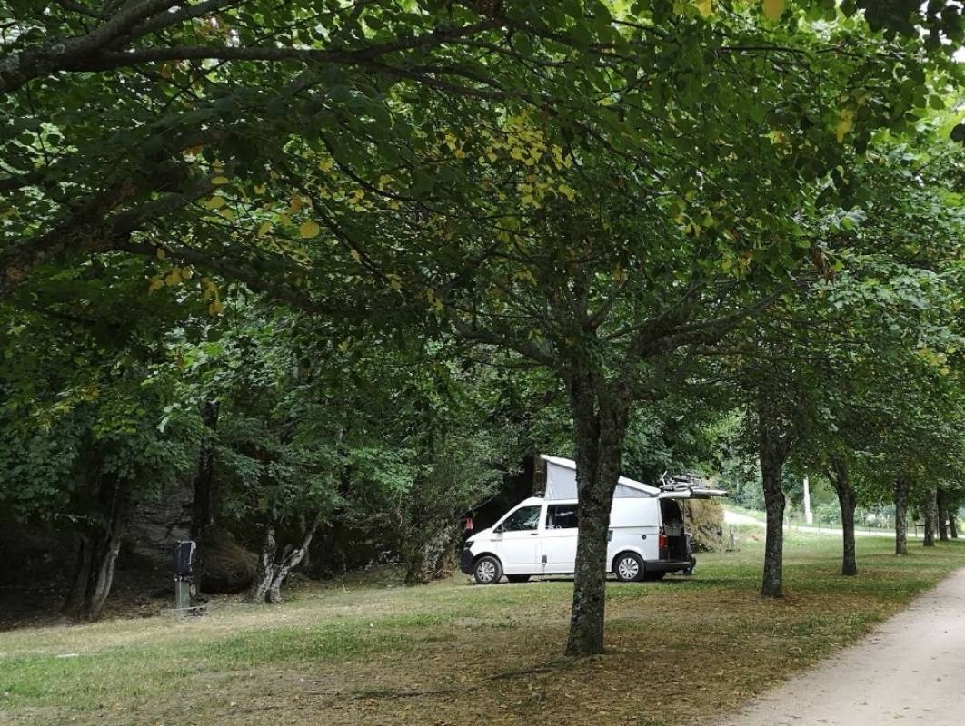 Camping des Pervenches — Campingplats in Prévenchères