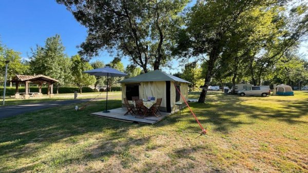 Camping Les Platanes — Foto 3