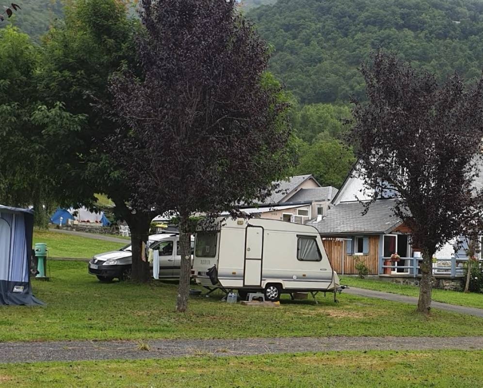 Camping La Ferme du Plantier ** — Місце для кемпінгу in Ouzous