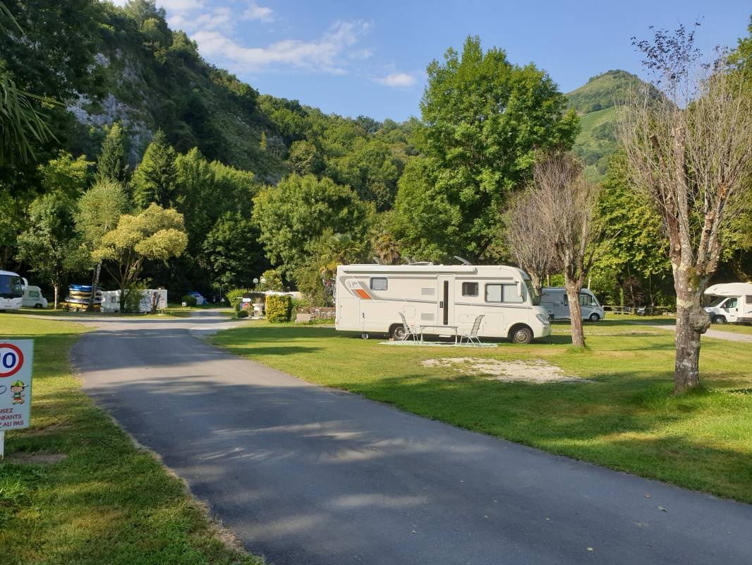 Camping du Loup — Camping in Lourdes / Occitanie