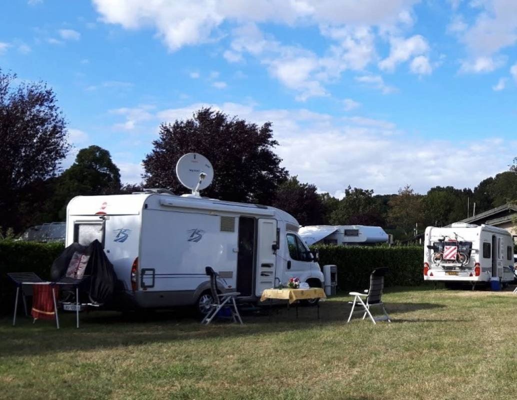 Camping Municipal Prémery — Campingplats in Prémery