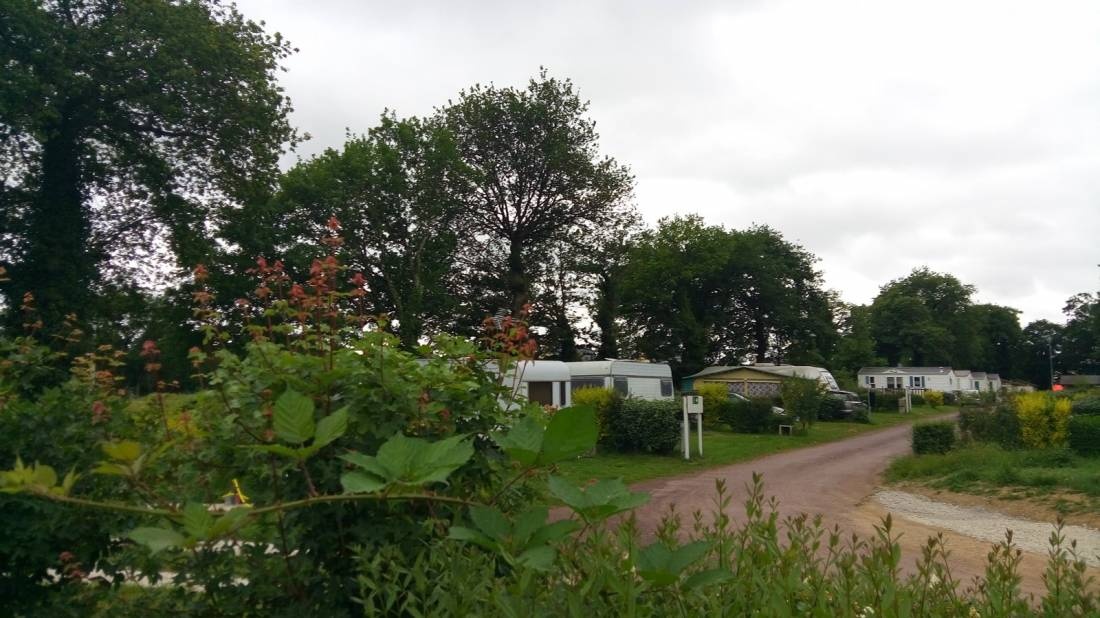 Camping des deux Moulins — Camping in Bourg-des-Comptes