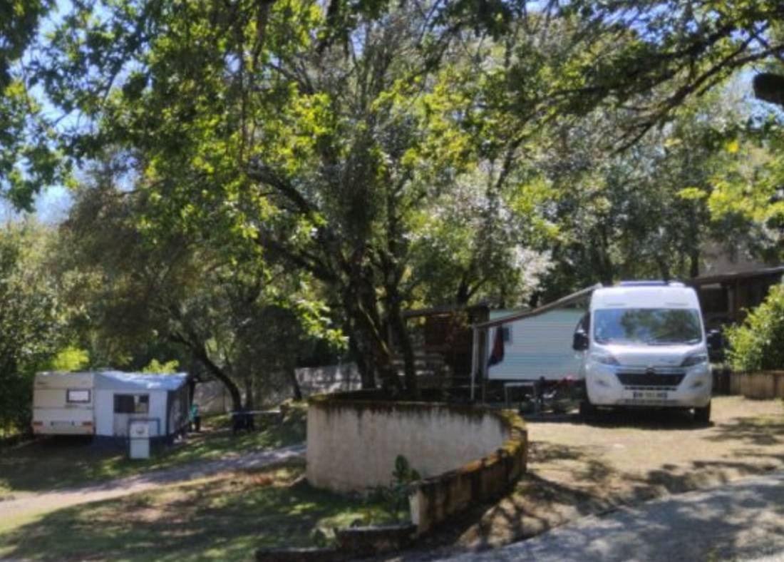 Camping La Garrigue *** — Kemp in Loubressac