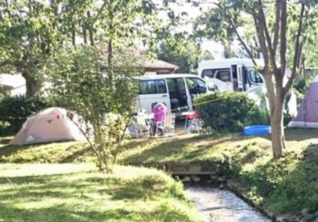 Camping La Grenouille — Campingplats in Goudargues / Occitanie