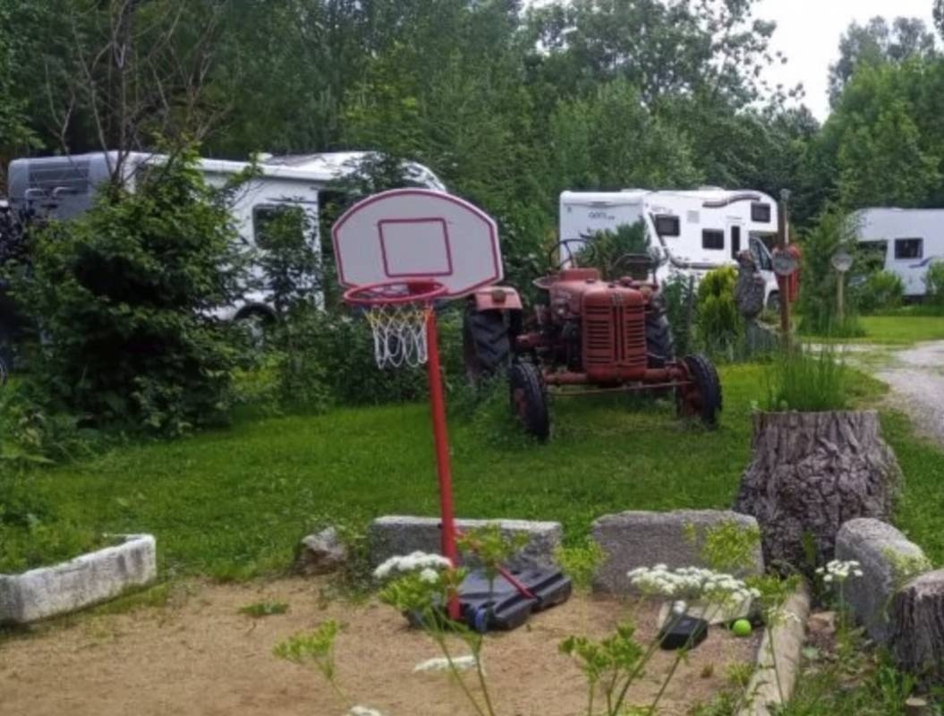 Camping La Griole — Camping Site in Targasonne