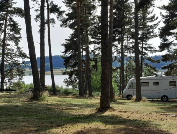 Camping du Lac de Devesset