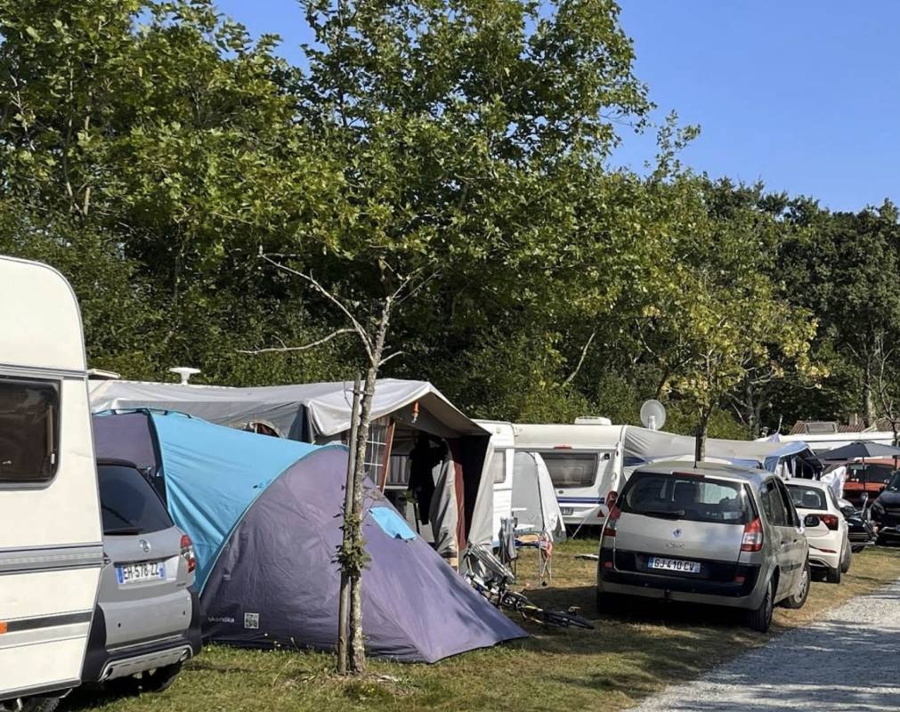 Camping du Grand Fay — Camping Site in Saint-Père-en-Retz