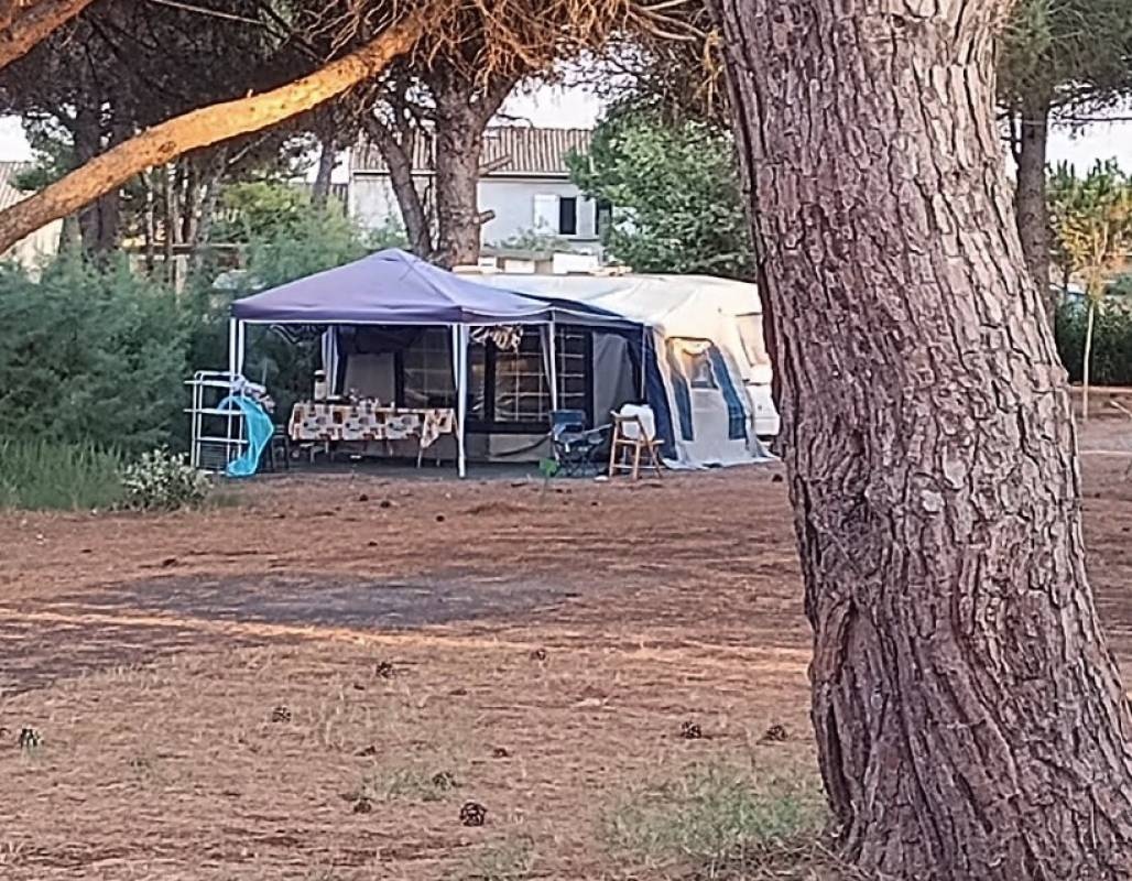 Camping Familial Les Mûriers — Місце для кемпінгу in Portiragnes