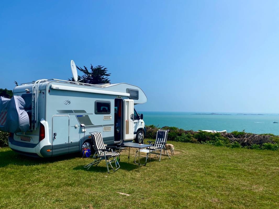 Camping Bellevue — Sítio de acampamento in Saint-Quay-Portrieux / Bretagne