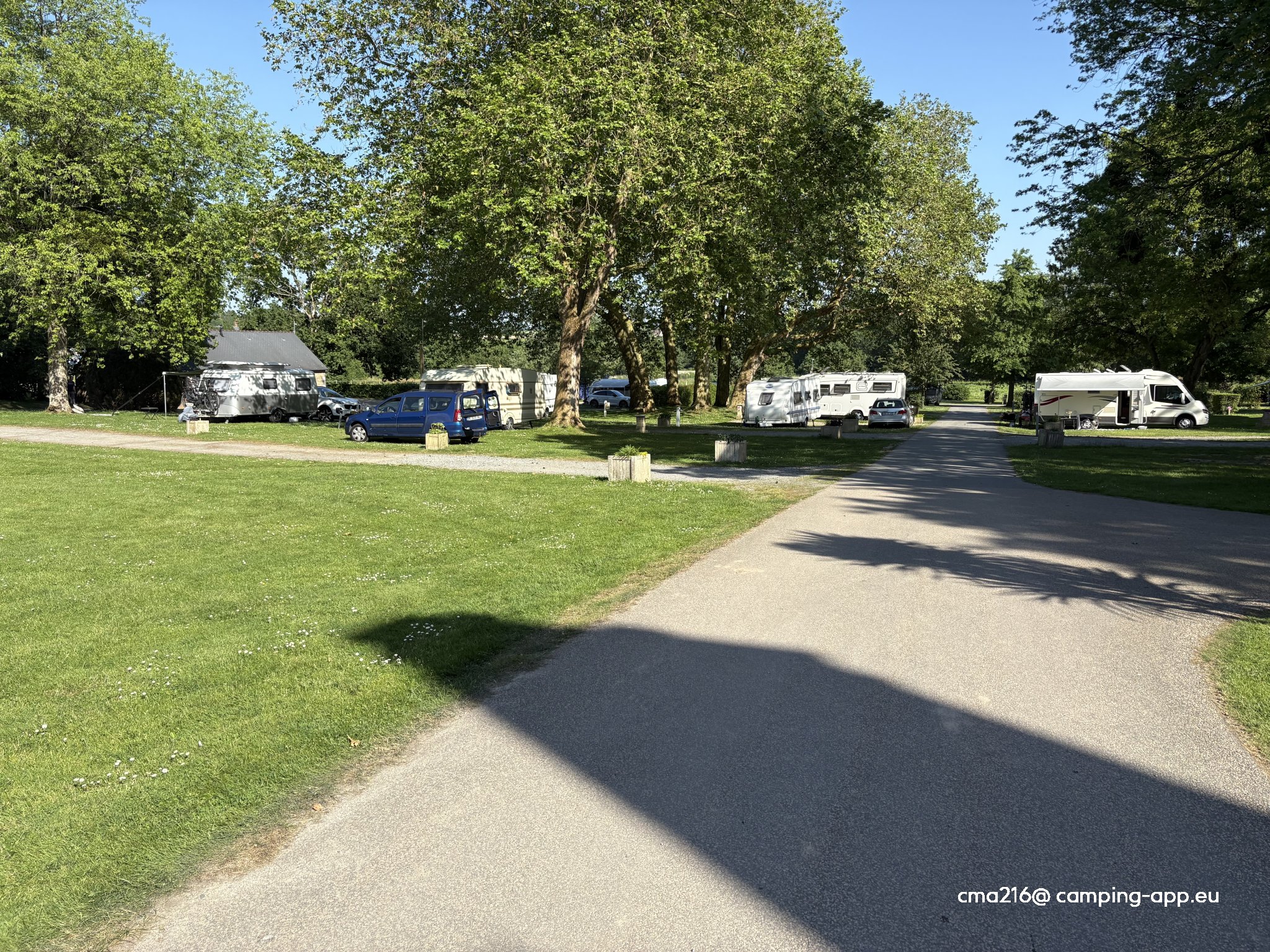 Camping Château de Lez-Eaux — Foto 3