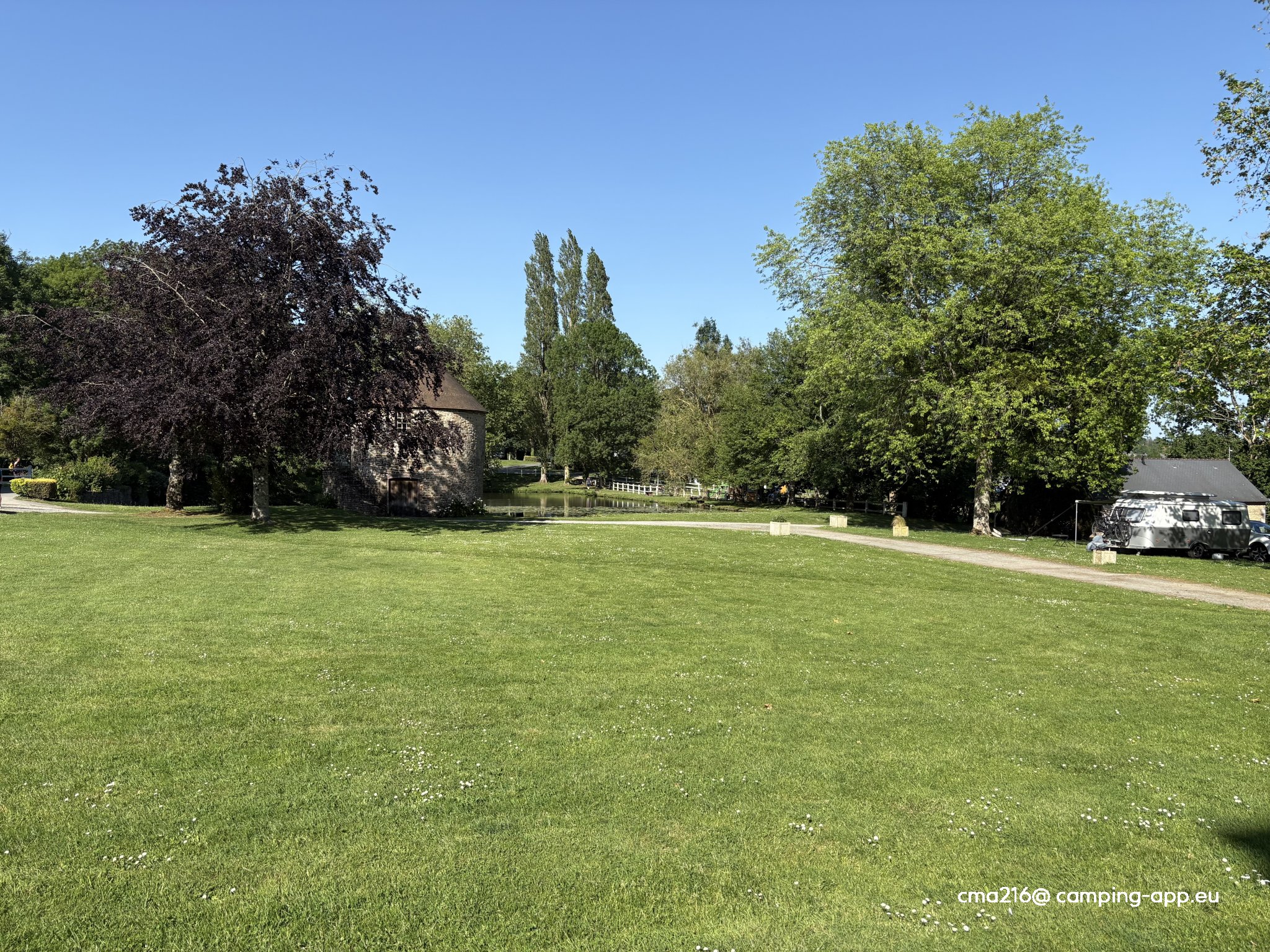 Camping Château de Lez-Eaux — Foto 3