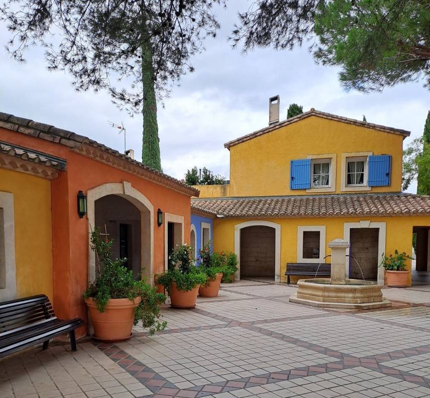 Camping la petite Camargue — Area da campeggio in Aigues-Mortes / Occitanie