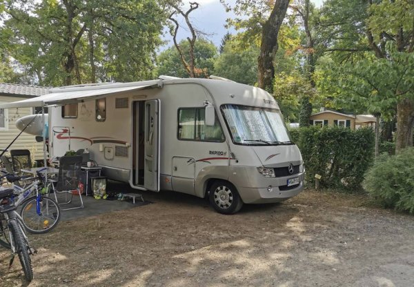 Camping La Pinède