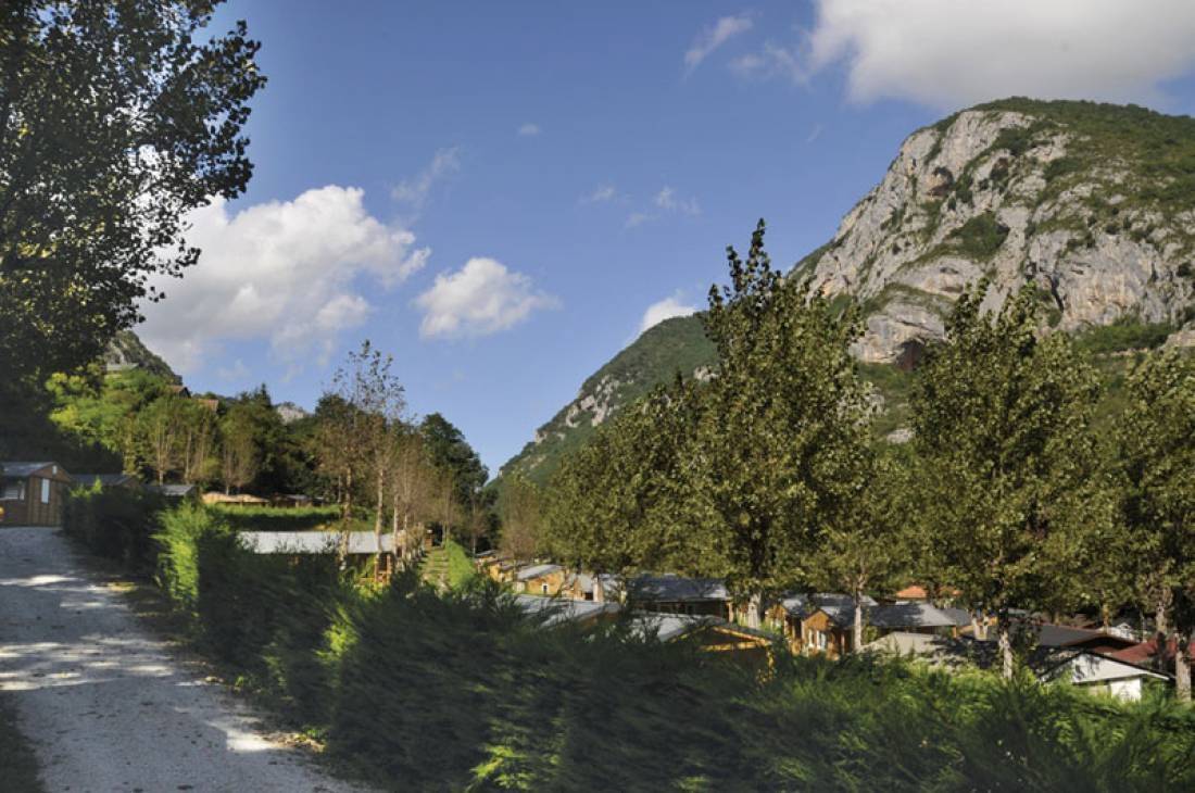 Camping des Grottes — Campingplats in Alliat / Occitanie