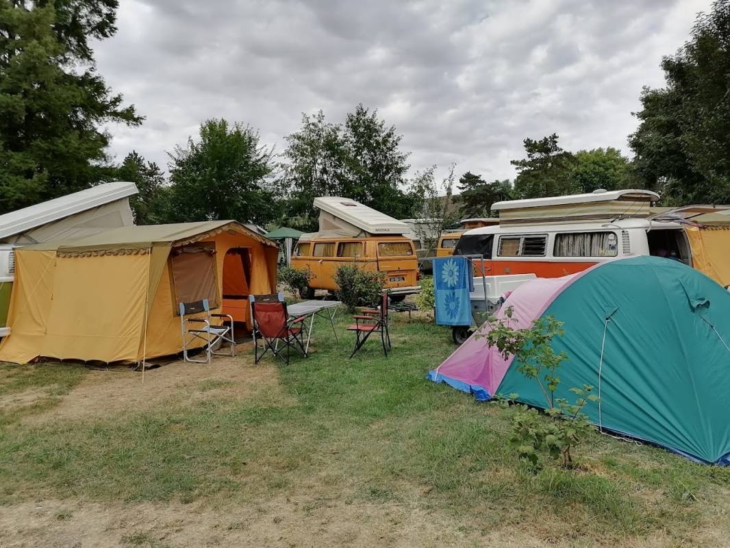 Camping Le Rochat Belle Isle *** — Campingplass in Châteauroux