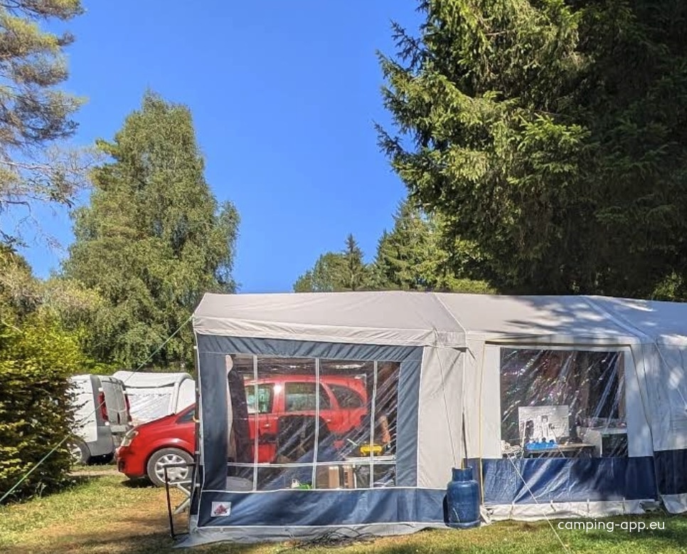 Yelloh Village Camping Le Fayolan **** — Kamp yeri in Clairvaux-les-Lacs