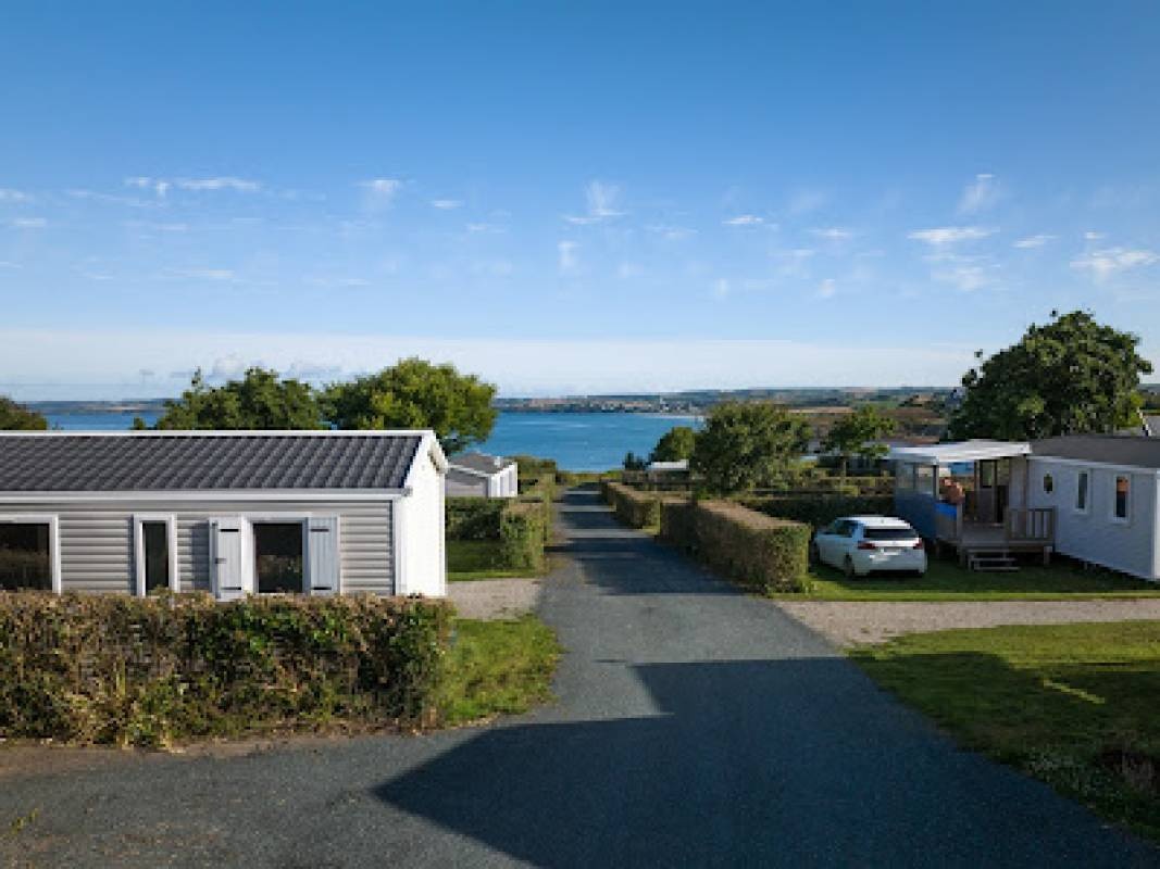 Camping Pors Ar Vag — Sítio de acampamento in Plomodiern / Bretagne