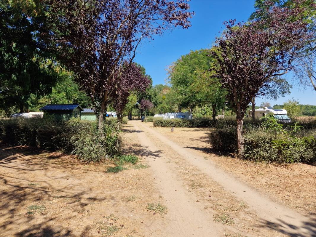 Camping des Varennes — Kemp in Mûrs-Erigné / Pays de la Loire